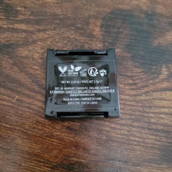 W7 The Bronzer Compact - Picture 2 of 3